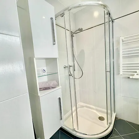 Apartament Happy Near Airport With Free Parking Schwechat