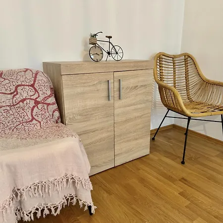 Apartament Happy Near Airport With Free Parking
